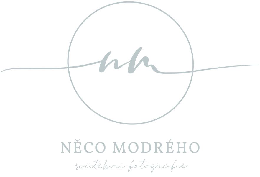 Něco modrého
